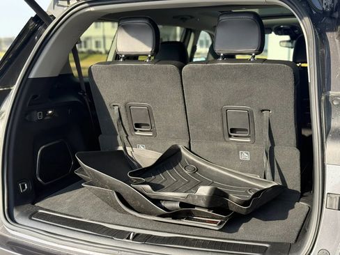 Used 2022 Jeep Grand Cherokee L Limited w/ Black Appearance Package image 14