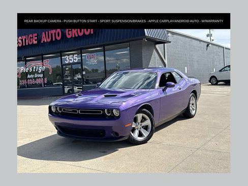 Used 2023 Dodge Challenger SXT RWD image 1