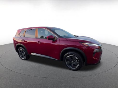 Used 2025 Nissan Rogue SV image 2