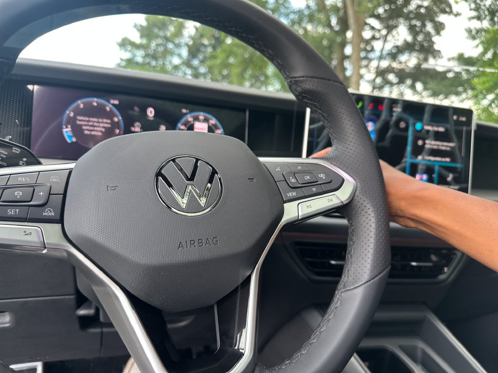 New 2026 Volkswagen Tiguan SE R-Line AWD/4WD image 15