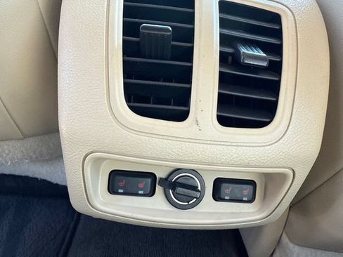 Used 2018 Ford Taurus Limited FWD image 21