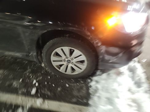 Used 2018 Subaru Outback 2.5i Premium image 3