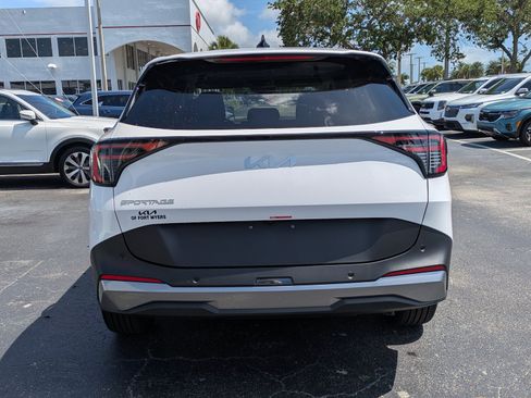 Certified 2026 Kia Sportage LX w/ LX Convenience Package FWD image 5