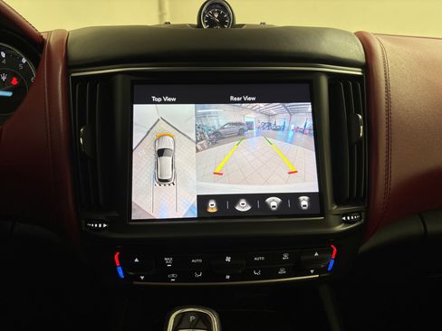 Used 2022 Maserati Levante GT AWD/4WD image 18