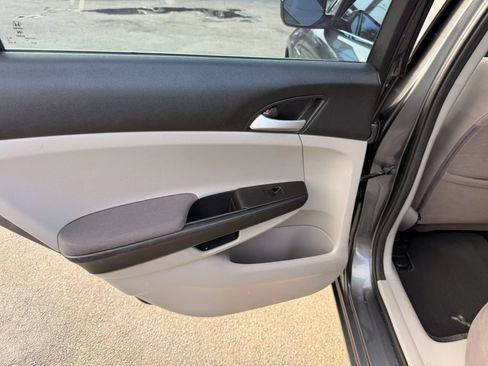 Used 2012 Honda Accord LX image 21