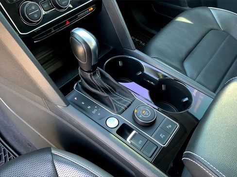 Used 2022 Volkswagen Atlas SEL Premium image 15