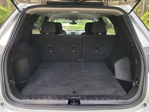 Used 2021 Chevrolet Equinox LT FWD image 23