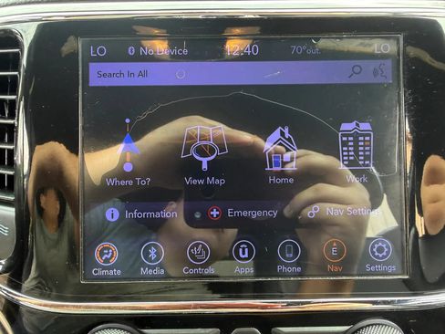Used 2020 Jeep Grand Cherokee Altitude RWD image 15