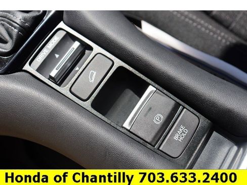 Certified 2026 Honda HR-V LX image 17