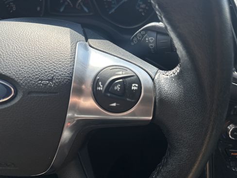 Used 2015 Ford Escape Titanium FWD image 18