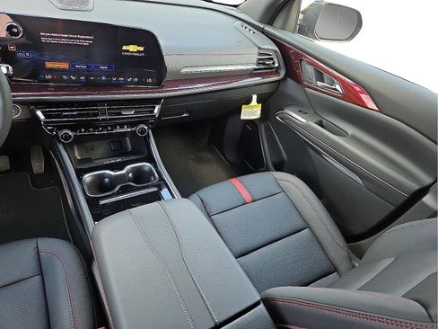 Used 2026 Chevrolet Traverse RS image 13