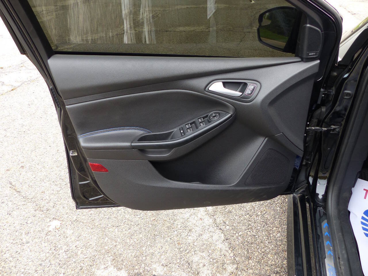 Used 2017 Ford Focus RS AWD/4WD image 18