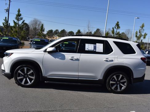 Certified 2023 Honda Pilot Elite image 6