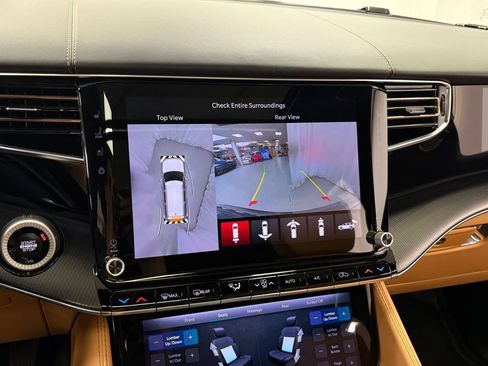 Certified 2025 Jeep Grand Wagoneer Series III w/ Rear Seat Video Group 1 AWD/4WD image 12