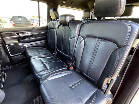 Used 2022 Jeep Wagoneer Series II image 19