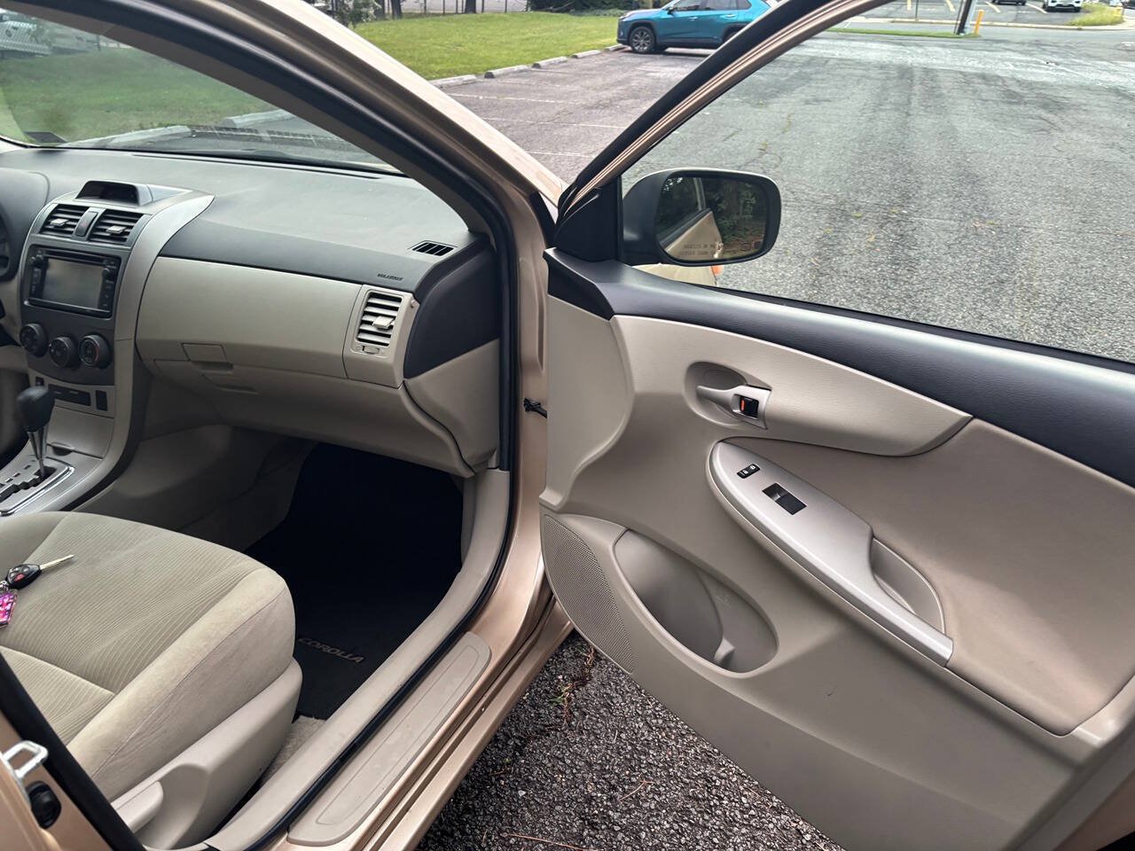 Used 2012 Toyota Corolla LE FWD image 20