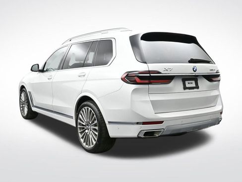 Used 2023 BMW X7 xDrive40i w/ Premium Package image 3