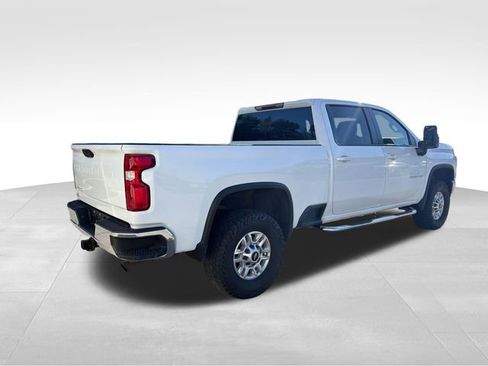 Used 2021 Chevrolet Silverado 2500 LT w/ Convenience Package AWD/4WD image 3