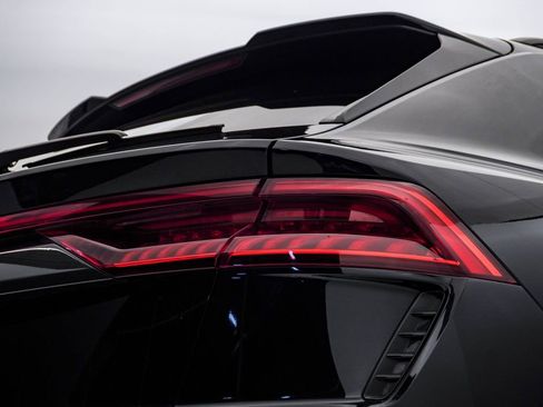 Used 2021 Audi RS Q8 4.0T w/ Carbon Optic Package image 13