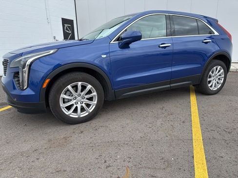 Certified 2023 Cadillac XT4 Luxury w/ Cold Weather Package image 6