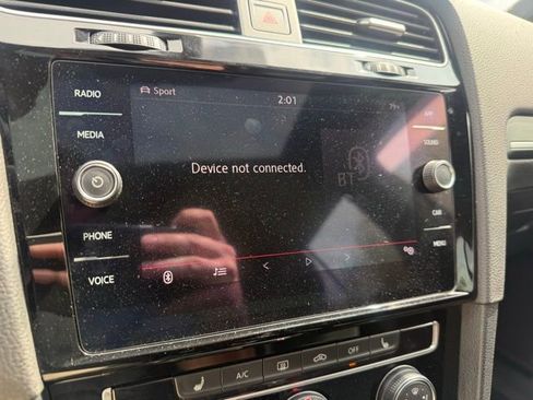 Used 2019 Volkswagen Golf 4-Door image 26