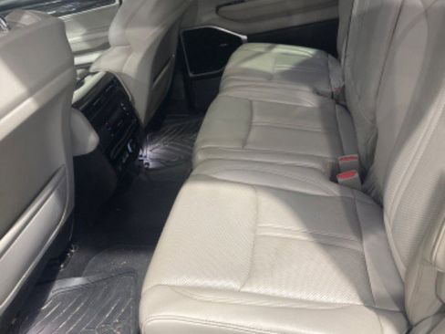 Used 2022 Jeep Wagoneer Series III w/ Premium Group I image 6