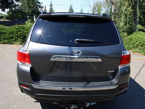 Used 2013 Toyota Highlander Limited AWD/4WD image 13