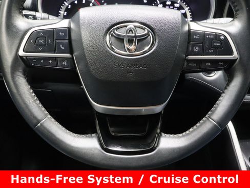 Used 2023 Toyota Highlander XSE image 25