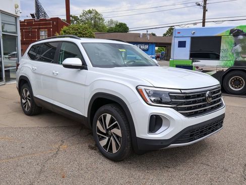 New 2026 Volkswagen Atlas SE FWD image 7