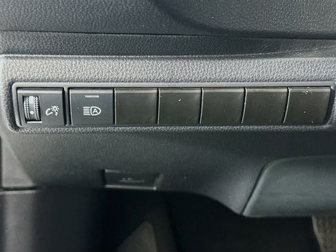 Used 2025 Toyota Corolla LE image 16