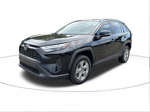 Used 2024 Toyota RAV4 XLE FWD image 7