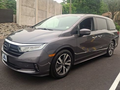 Used 2024 Honda Odyssey Touring image 3