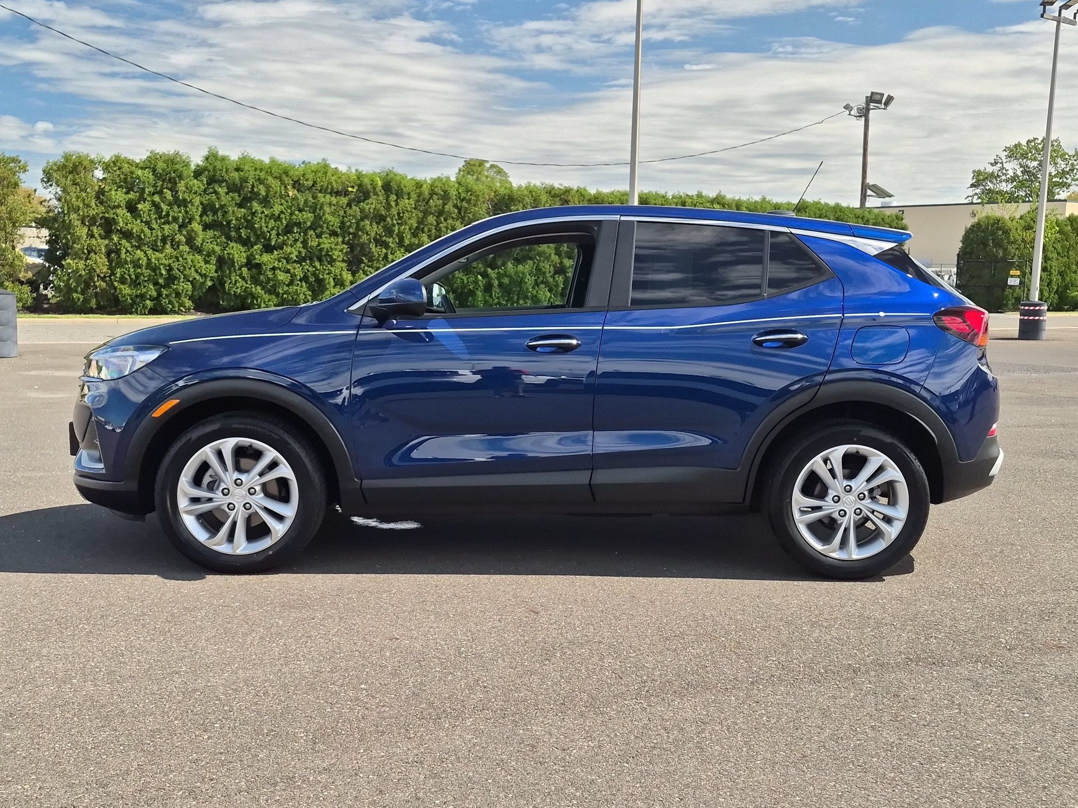 Certified 2023 Buick Encore GX Preferred w/ Cold Weather Comfort Package FWD image 4
