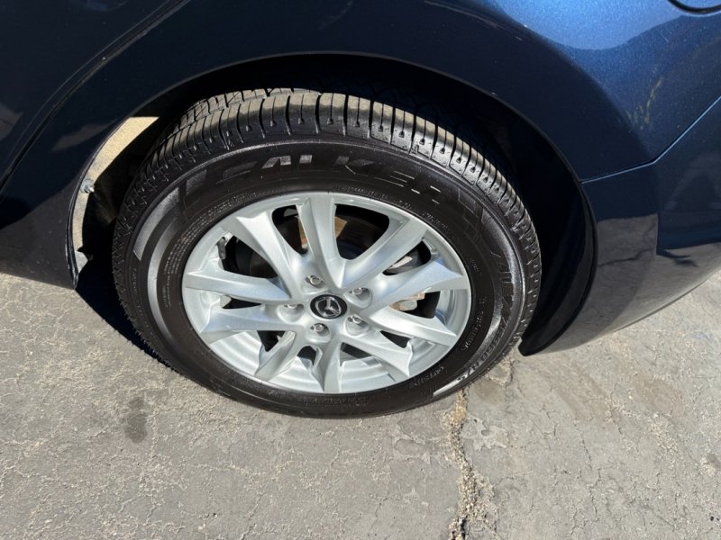 Used 2014 MAZDA MAZDA3 i Touring FWD image 11
