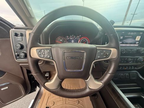 Used 2015 GMC Sierra 2500 Denali w/ Duramax Plus Package image 12