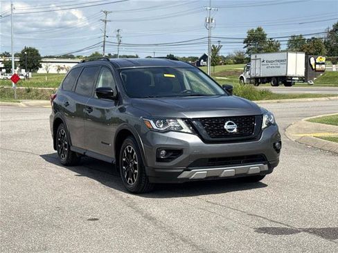 Used 2019 Nissan Pathfinder SL w/ Rock Creek Edition FWD image 3