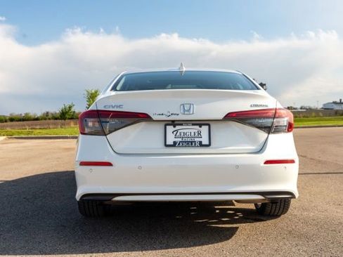 Used 2024 Honda Civic Touring image 6