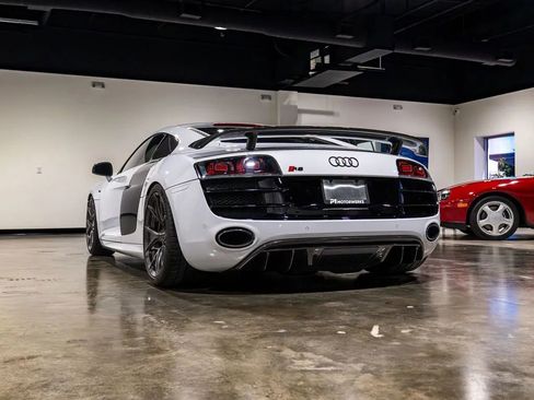 Used 2012 Audi R8 V10 image 7