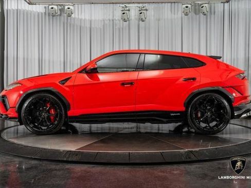 Used 2023 Lamborghini Urus Performante AWD/4WD image 15