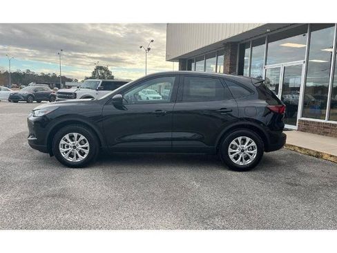 Certified 2025 Ford Escape Active w/ Tech Pack #1 FWD image 2