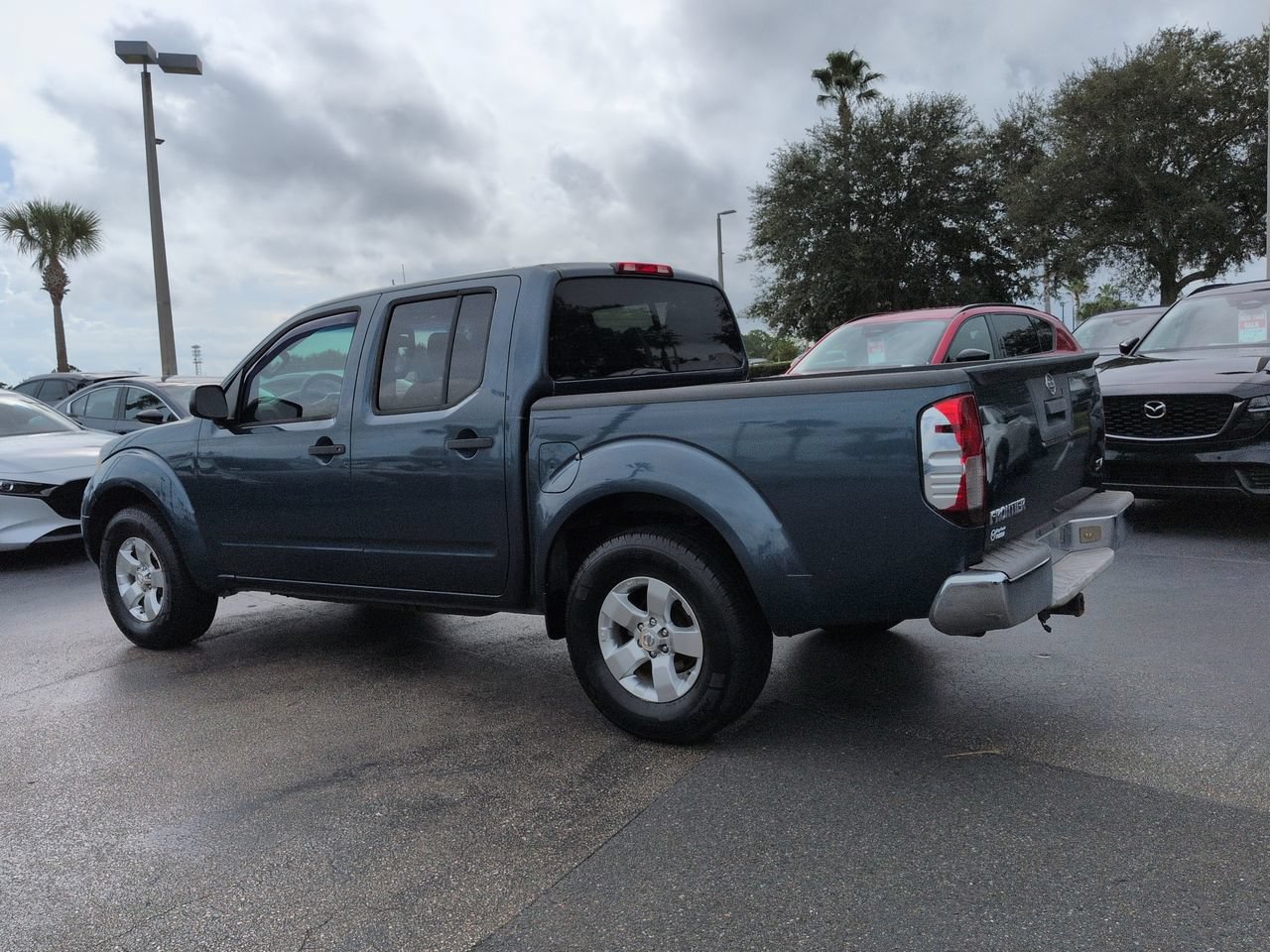 Used 2013 Nissan Frontier SV RWD image 6