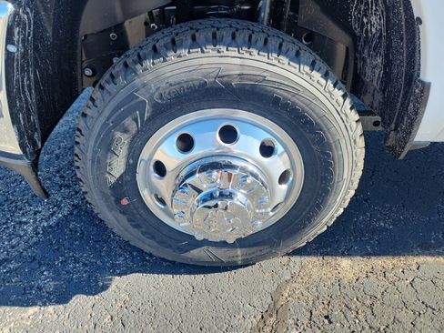 New 2025 RAM 3500 Tradesman w/ Chrome Appearance Group image 27