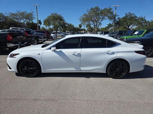 Used 2023 Lexus ES 300h F Sport image 9