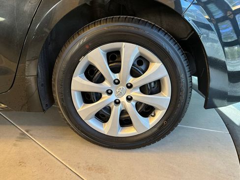 Used 2020 Toyota Corolla LE FWD image 24
