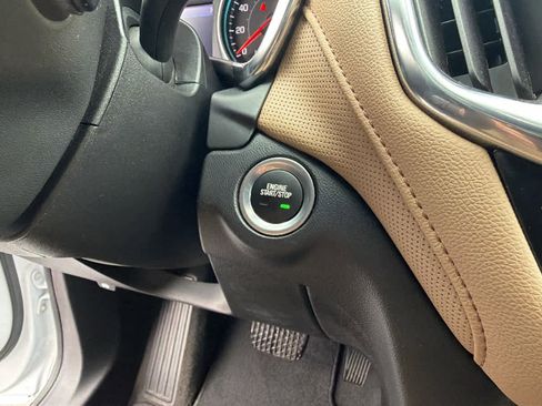 Used 2022 Chevrolet Equinox Premier image 17