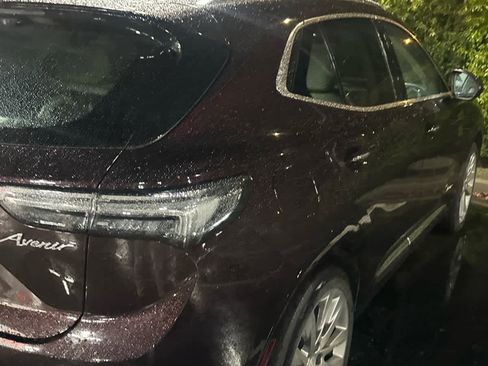 Used 2021 Buick Envision Avenir w/ Technology Package II image 5