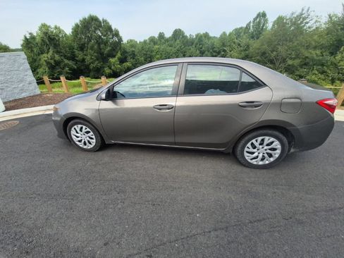 Used 2017 Toyota Corolla LE FWD image 4