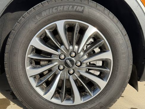 Used 2022 Lincoln Nautilus Reserve w/ Cargo Utility Package image 10