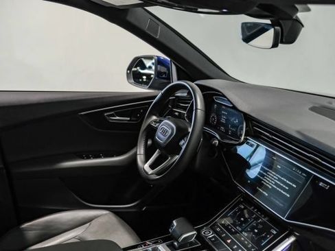 Used 2021 Audi Q8 Premium Plus w/ Premium Plus Package AWD/4WD image 17