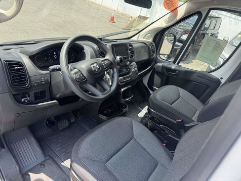 Used 2025 RAM ProMaster 2500 w/ U-Haul Equipment Group FWD image 16